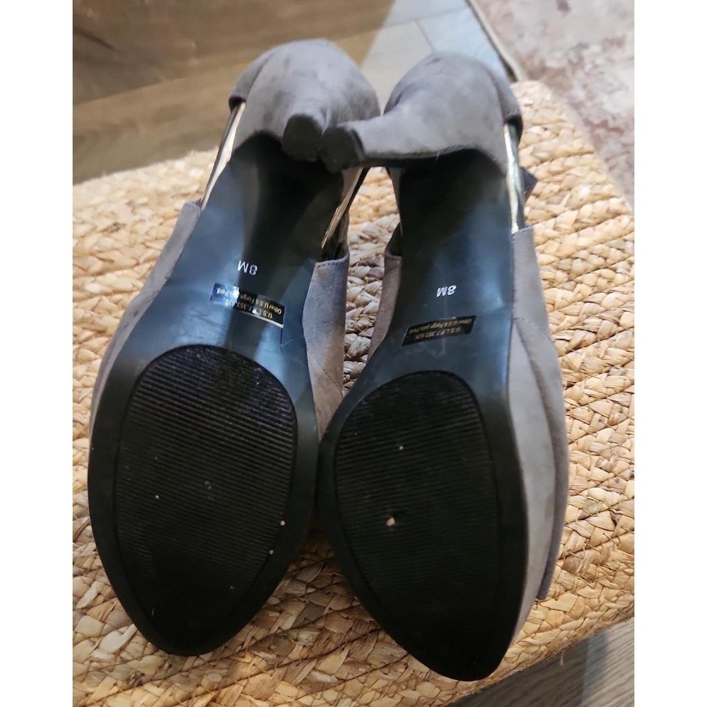 G BY GUESS grey heels size 8M - Picture 4 of 4